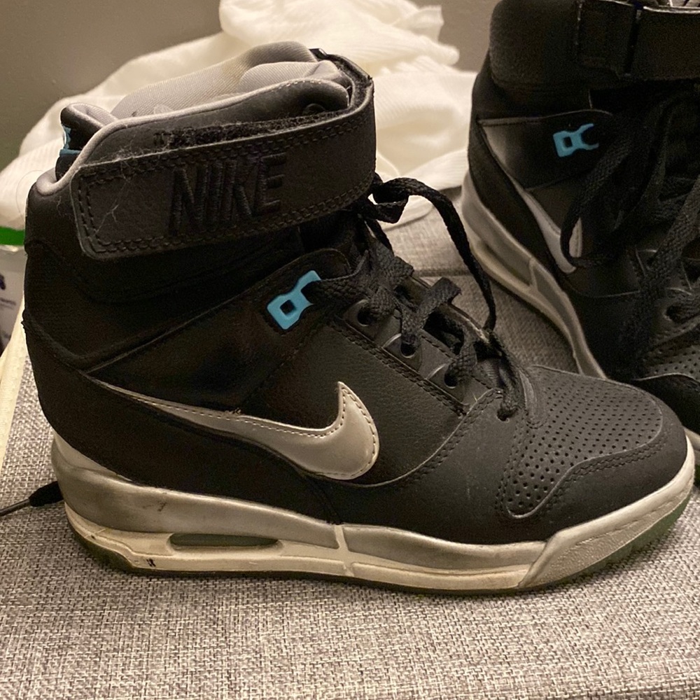 Nike Air Revolutions Sky Hi